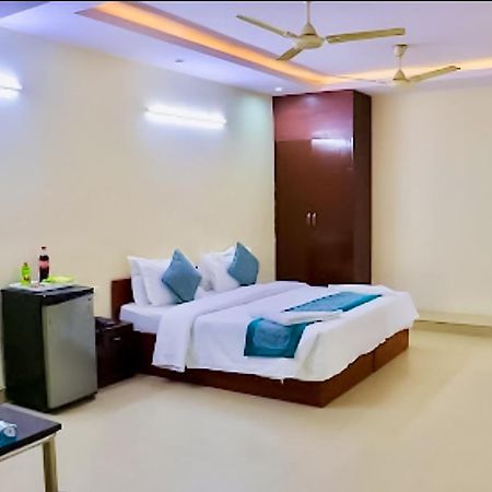 نيودلهي Happy Inn - Near Saket Metro المظهر الخارجي الصورة