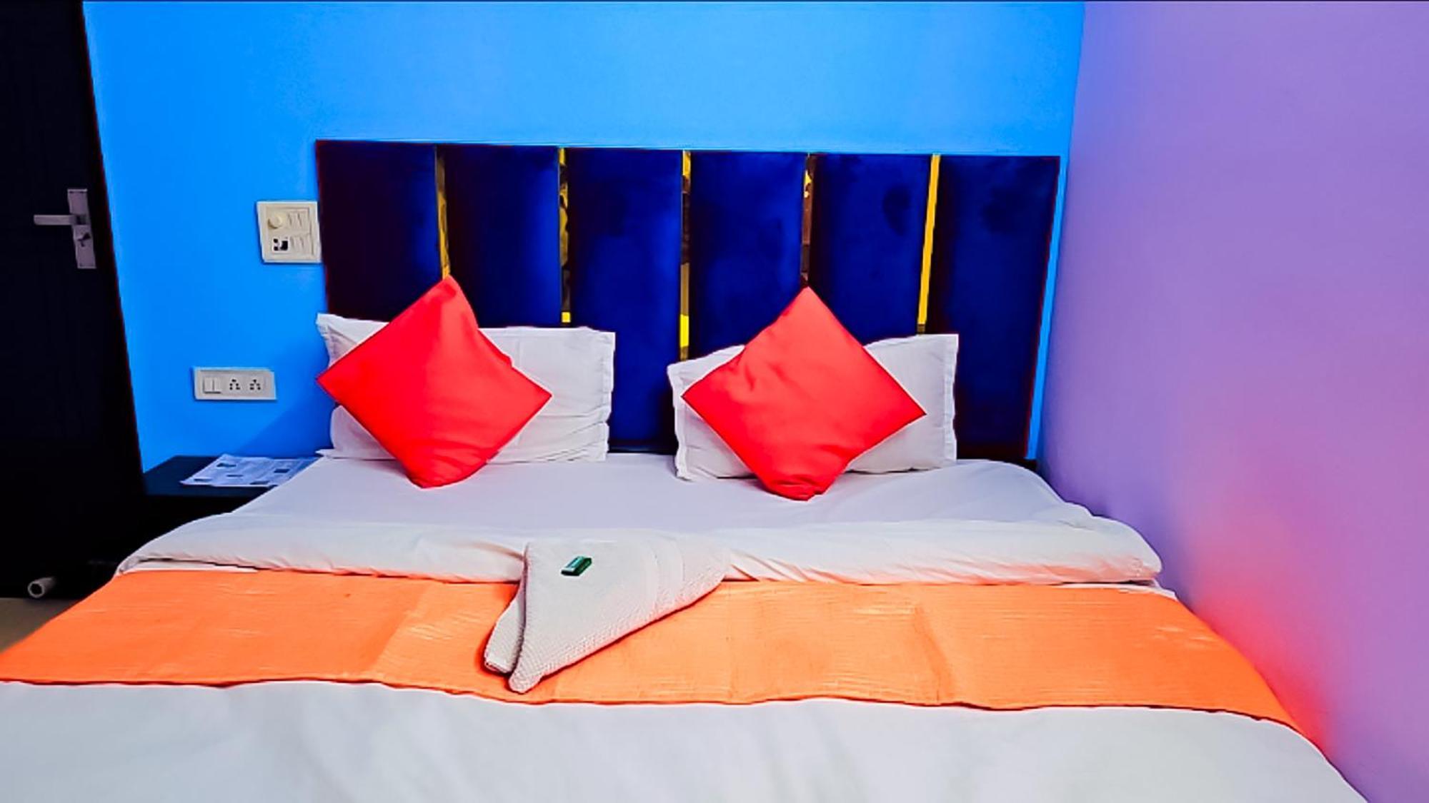 نيودلهي Happy Inn - Near Saket Metro المظهر الخارجي الصورة