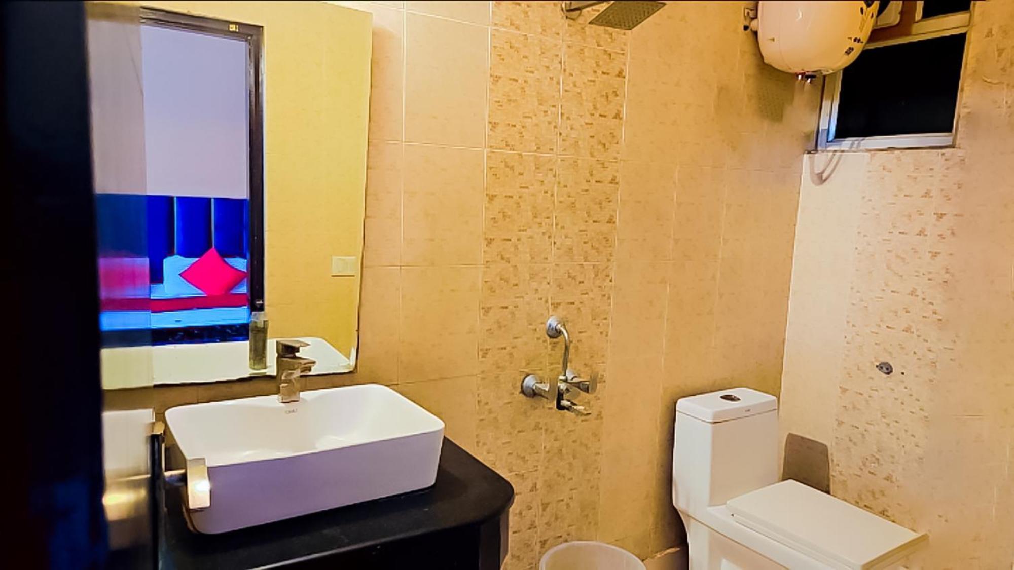 نيودلهي Happy Inn - Near Saket Metro المظهر الخارجي الصورة